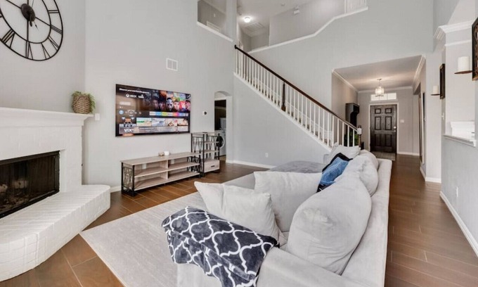 Keller Casa | 4 BDR | Home Gym | Theater Room