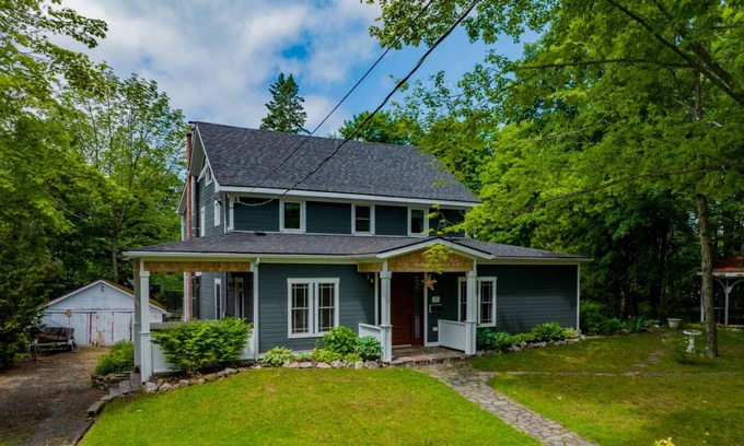 Parry Sound Casa | 4 Bedroom, 2.5 Bath in town