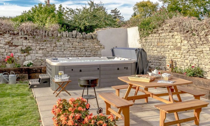 Zeals Cabaña | 4 bedroom accommodation in Zeals, near Mere