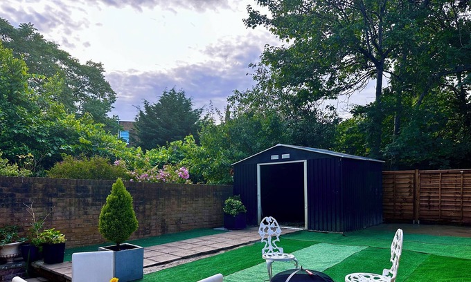 Cantelowes Casa | 4 bedroom flat in Camden Town