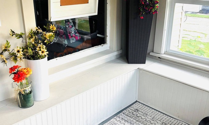 Ellsworth Casa | 4-bedroom house in charming Ellsworth with WiFi, AC. Book now