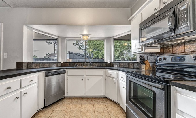 Ardmore Casa | 4 Bedroom Near Shopping&Eats