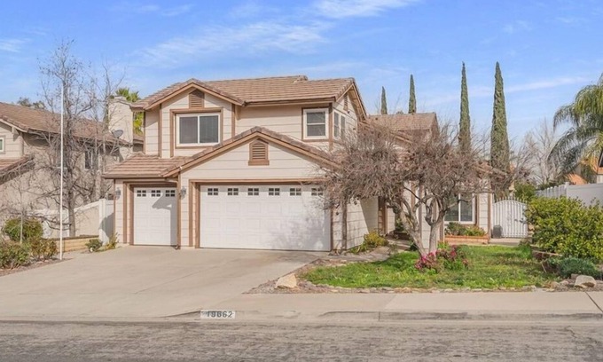 Riverside Apartamento | 4 Bedroom Single family L-594199 by Houzlet