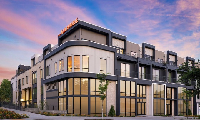 Nashville Condominio | 4 Bedroom Suite Accessible + Balcony | New Hotel