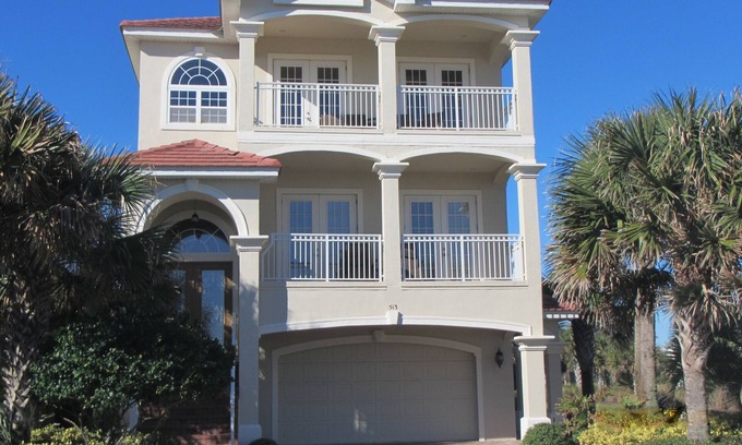 Palm Coast Casa | 4 habitaciones - 3 pisos de relajación, vista al mar y al lago, ascensor, 2 piscinas climatizadas