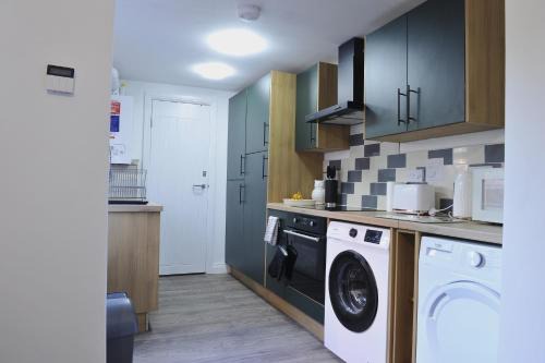 Kettering Casa | 4 berooms 7 beds house in Kettering 2 showers Garden Fast Wi-Fi