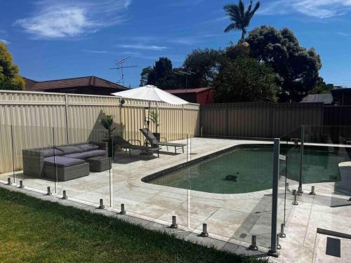 Kingswood Casa | 4 BR House - Walk to Station & Nepean Hospital