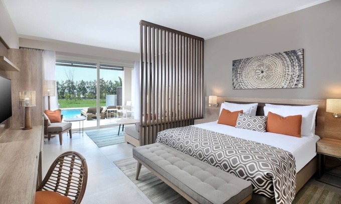 Soma Bay Hotel | 4 Executive Suites | Pools, Private Beach, Spa, Paddle Tennis & More Fun