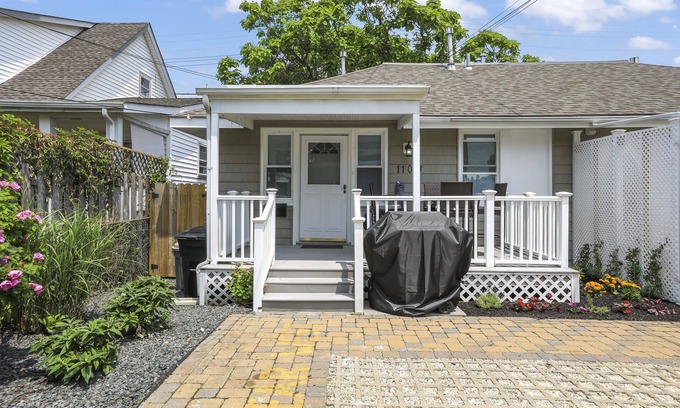 Wall Cabaña | 4 houses from the beach! Belmar Rear West Cottage