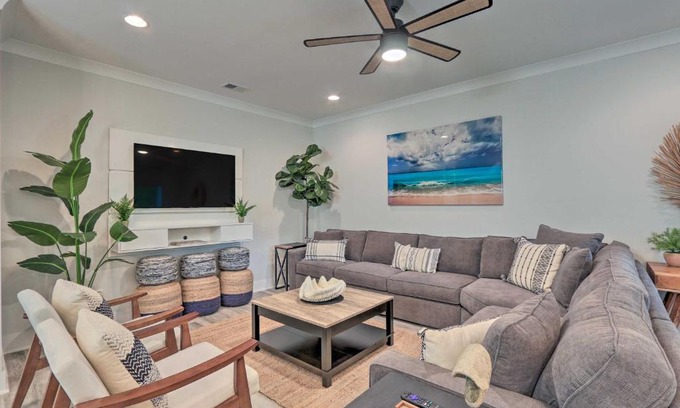 Spanish Wells Casa | 4 Mi to Beach Family-Friendly Hilton Head Retreat