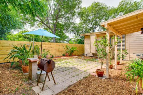 Central City Casa | 4 Mi to McGee Beach Corpus Christi Home with Patio