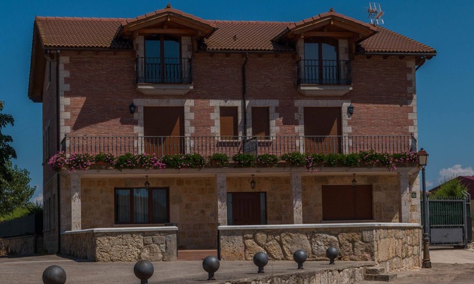 Sasamon Cabaña | Casas rural de 4* con jardín y todas comodidades