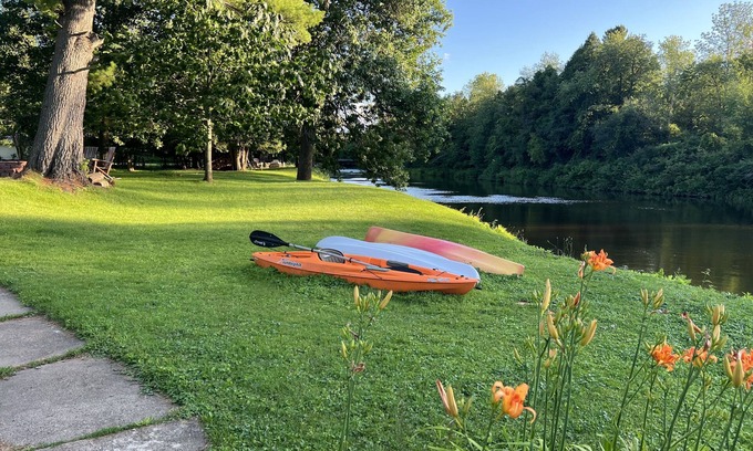 Lawrenceville Cabaña | 4 season Adventures! Waterfront, *Hot tub* Deer River Paradise!