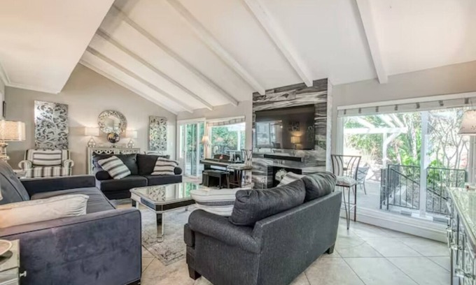 Mission Viejo Casa | 4Br/3Ba Gem in So. Orange County! Enjoy Lake & Pool Access. Your perfect retreat