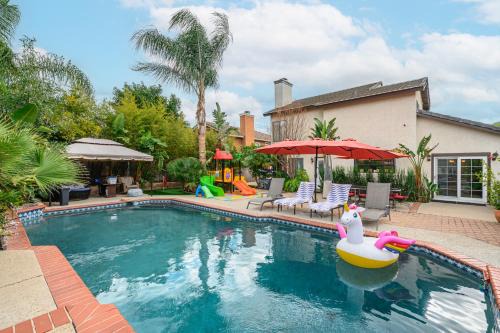 Lake Elsinore Casa | 4BR, Heated Pool & SPA, Mini Golf ,Kids Playhouse,Fire PIt