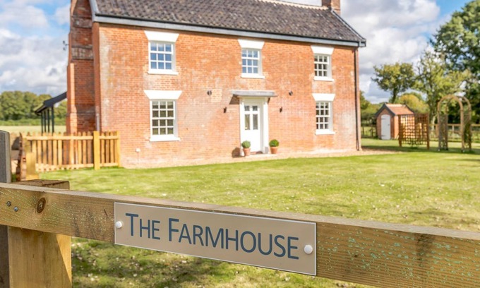 Hethel Cabaña | 5 bedroom accommodation in Tivetshall St. Margaret, Norwich