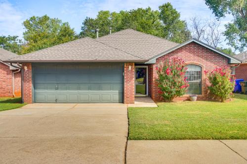 Norman Casa | 5 Mi to University of Oklahoma Home with Patio!