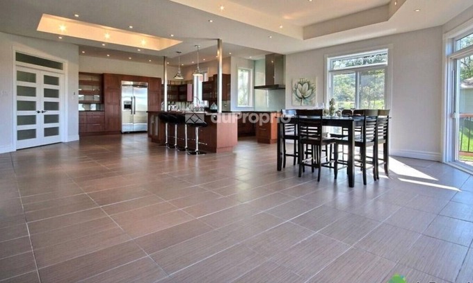 Sutton Casa | Gran chalet Sutton, con lago privado