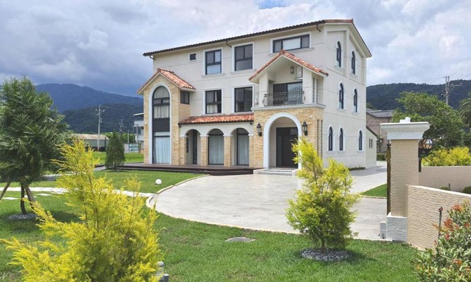 Yuanshan Cama Y Desayuno | 50 Lan House