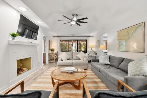 West Beach Casa | 51 Inlet Cove Cottage by Akers Ellis Rentals