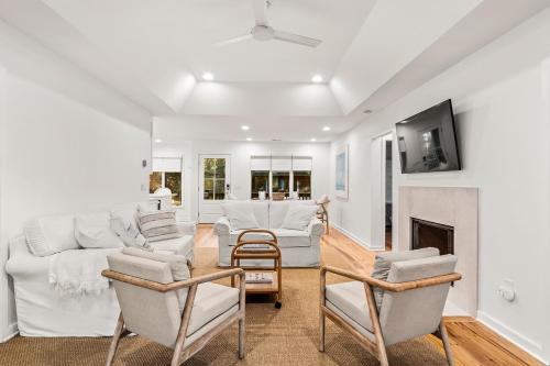 West Beach Casa | 53 Inlet Cove Cottage by Akers Ellis Rentals