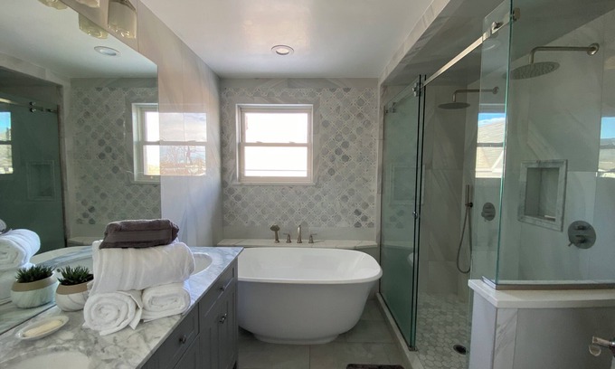 College View Casa | 5BR Bungalow 15 mins from Red Rocks & Downtown!