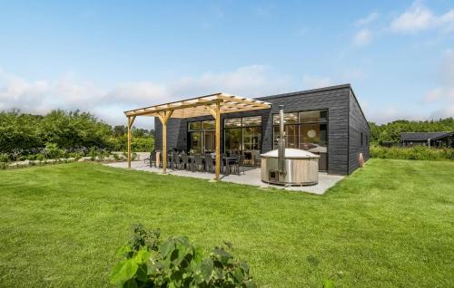 Fjellerup Strand Casa | 6 Bedroom Stunning Home In Glesborg