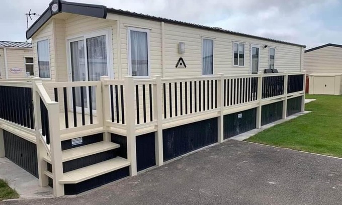 Chapel Saint Leonards Otro | 6 BERTH DELUXE CARAVAN PALM GROVE 42