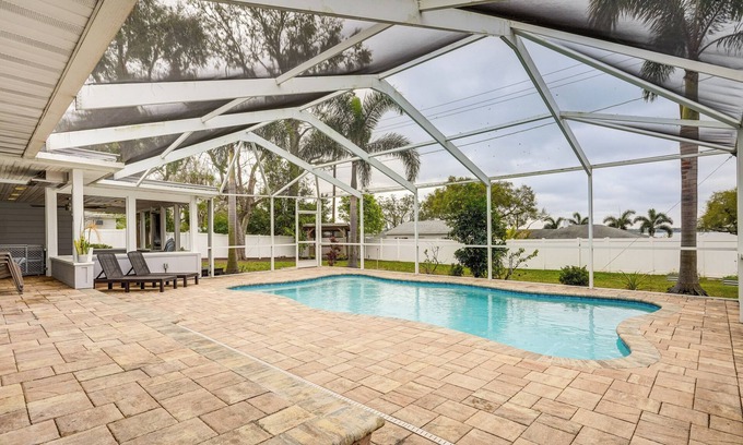 Winter Haven Casa | 6 Mi to Legoland: Retreat w/ Pool & Fenced Yard