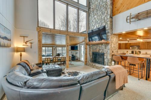 Seven Devils Casa | 6 Mi to Skiing Home with Hot Tub in Seven Devils!