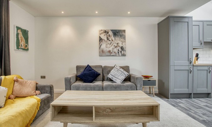 Lincoln Casa | 6 Motherby Hill