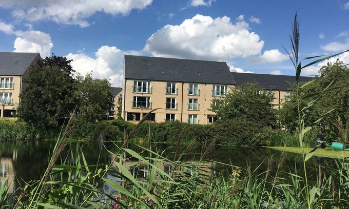 St Neots Apartamento | Apartamento-Exclusivo-Baño privado con ducha-Vista al rio-Penthouse 65 Skippe...