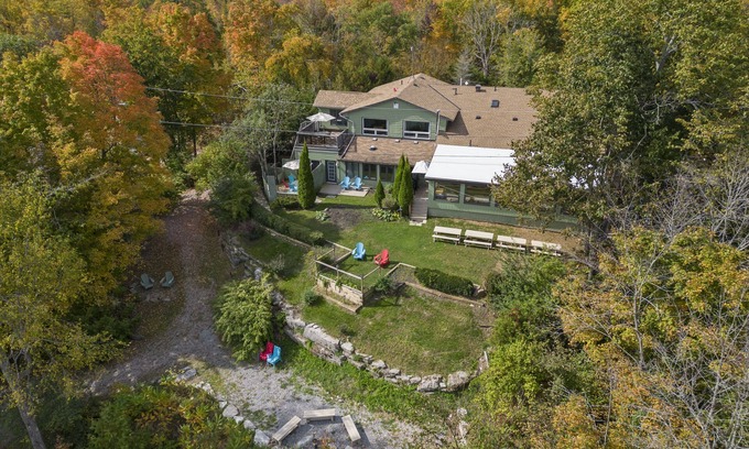 Lakehurst Cabina | 6500ft Lakefront Lodge 5Suite 10BR Private beach Pool 5Lv Outdoor Ground Retreat