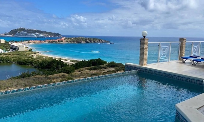 Cay Bay Hill Villa | 7 Bedroom Villa w Infinity Pool & Best View in SXM