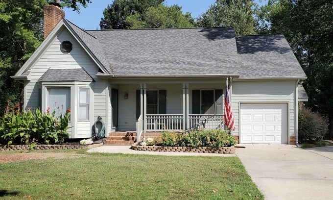 Northeast Raleigh Casa | 7 Minutes from Downtown Raleigh, Great for Kids.