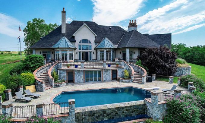 Gettysburg Casa | 8 Mi to Dtwn: Expansive Estate in Gettysburg!