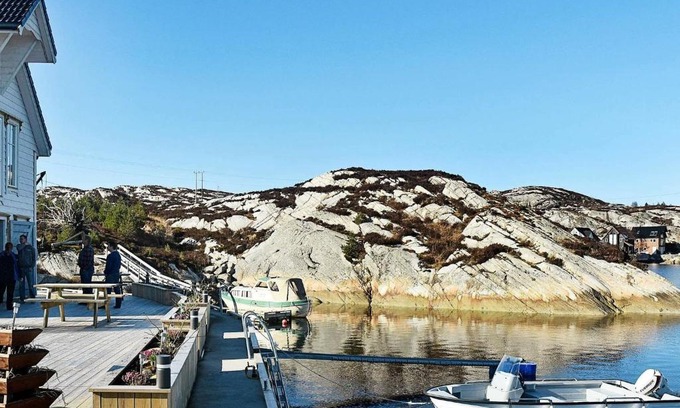 Bomlo Casa | 8 person holiday home in Urangsvåg