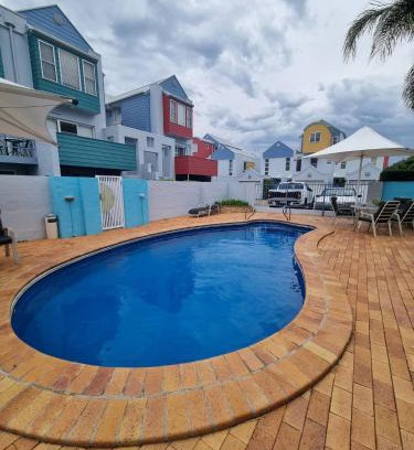 Batemans Bay Apartamento | 9 By the Clyde, Central Location in Batemans Bay