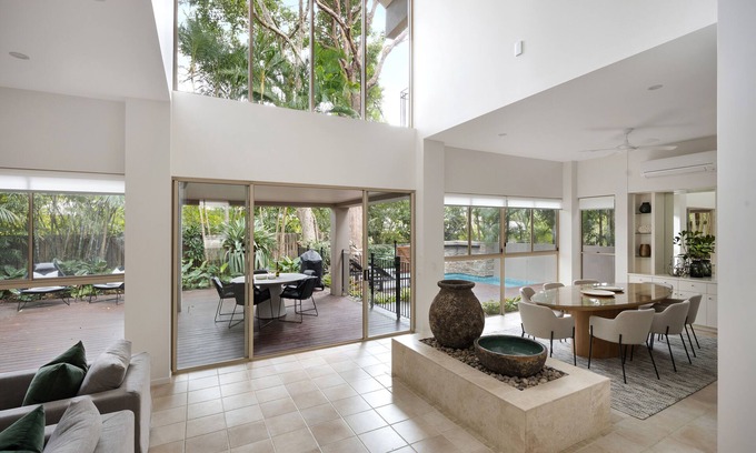 Noosa Heads Casa | 9 Little Cove Rd, Noosa Heads - Rest & Relax