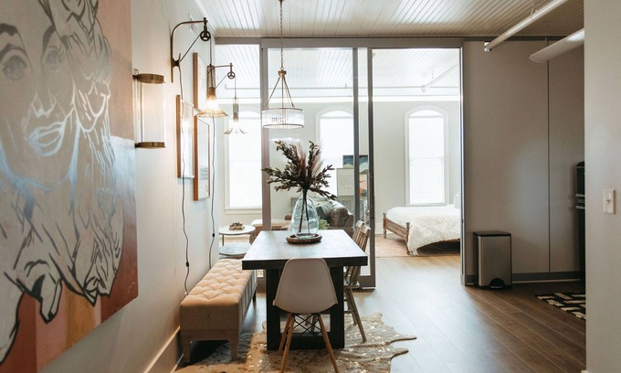 Maryville Apartamento | 9 to 5 Suite - Covington Lofts