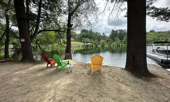 Sutton Apartamento | A 125 year old lake property & you won’t believe it! Great fishing spot!