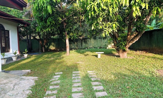 Dambulla Hotel | A A A Guest House