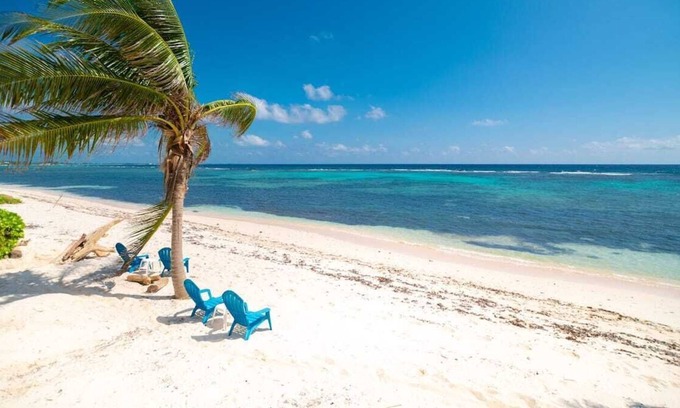 Bodden Town Condominio | A Beach Villa in Paradise