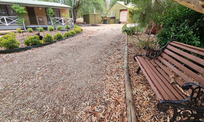 Lyndoch Cama Y Desayuno | Jacaranda Cottage. Cama y desayuno. Sala de spa privada. Mascota amigable