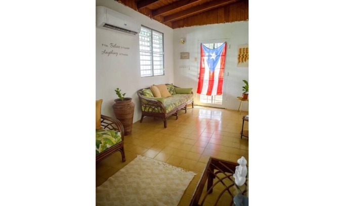 Salinas Casa | A cozy place to stay walking distance from the beach and Restaurants.