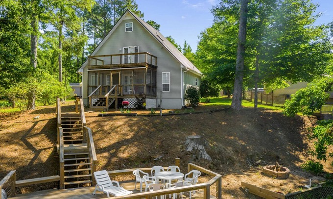 Trimble Casa | A Frame of Mind: 3 BR, 2 BA House in Cullman, Sleeps 10