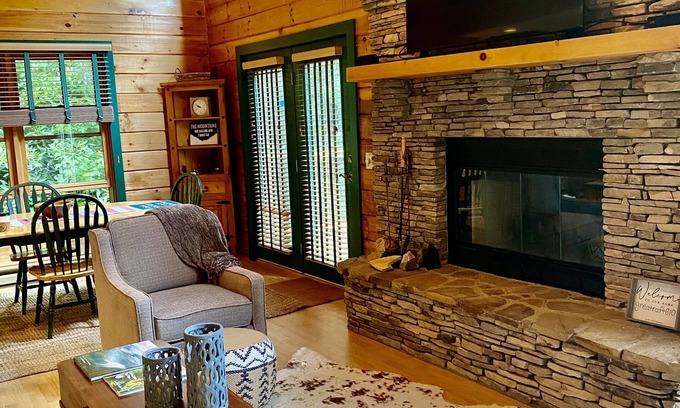Banner Elk Cabina | Location! Cozy & Squeaky Clean! Book Fall&Winter at Banner Elk's Favorite Cabin!