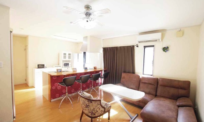 Amami Casa | A guesthouse limited to one couple. Conveniently located in the center of Amami Oshima for sightseeing. 30 seconds to the largest downtown area, Yajin River. Fully equipped kitchen and laundry facilities are available for long-term stays.