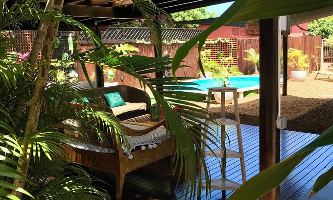 Noumea Villa | Villa con piscina, cerca de playas y actividades.