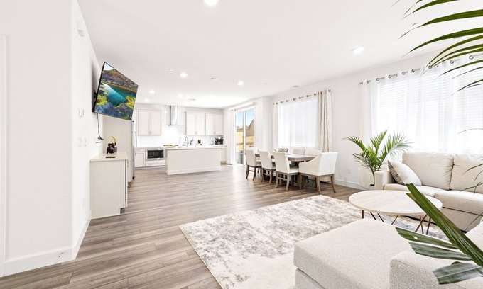 Folsom Casa | A Home Away From Home! 3 Bedroom, 2.5 Bathrooms New Home! New Furniture!